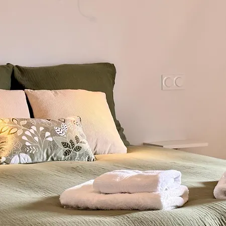 Nyaraló Jolie M'home, Le Puy Du Fou, 15 Pers, 7 Ch, 5 Sde, 5 Wc *